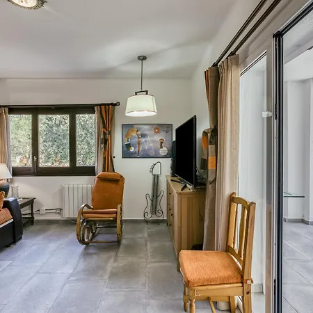 Apartment Pie De Jardin En Roses