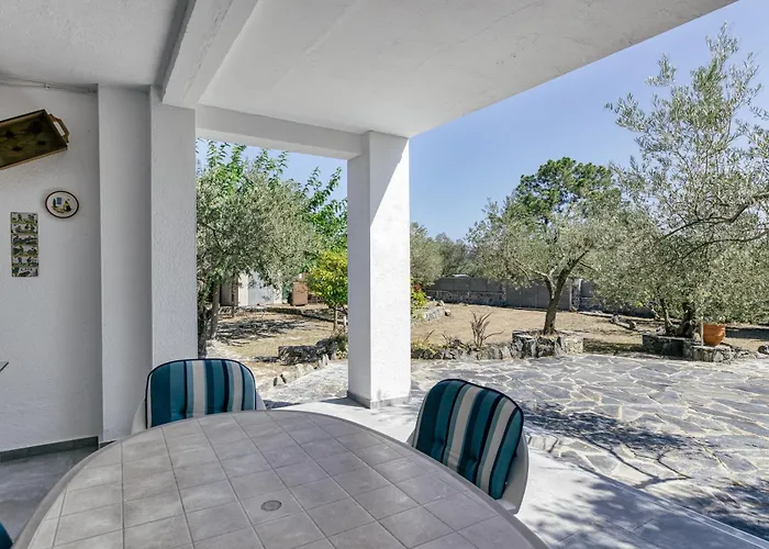 Apartment Pie De Jardin En Roses